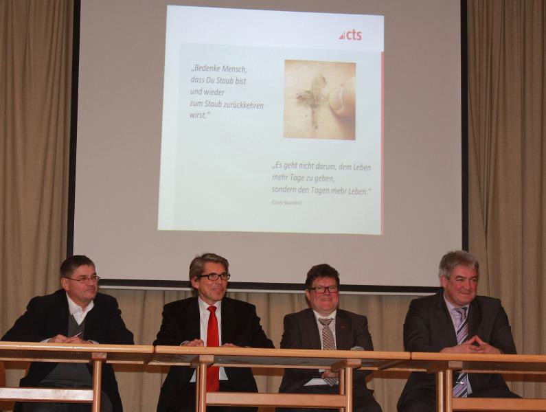 v.l. Paul Herrlein, Minister Andreas Storm, cts Altenhilfe Direktor Stephan Manstein, Bürgermeister Stefan Louis